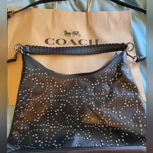 COACH bag: Stunning Shoulder Bag with Brushed Silver Rivets
